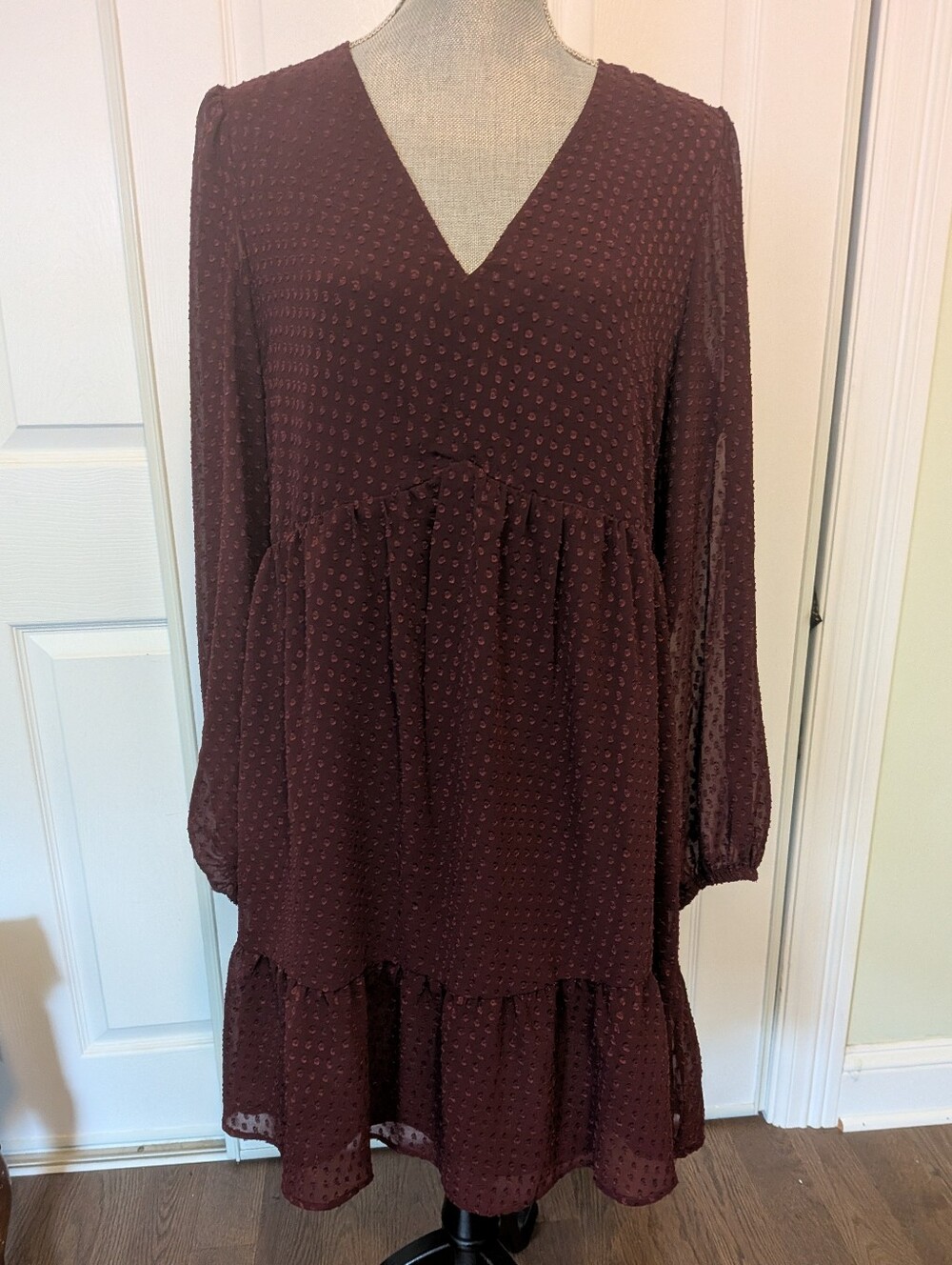 Reitmans - Women's Burgundy V-Neck Tiered Long-Sleeve Dress